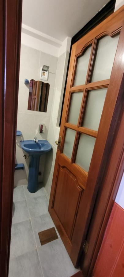 コパカバーナ Hostal Sol Y Luna Bed & Breakfast エクステリア 写真
